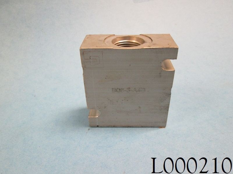 Parker B08-3-A6T Hydraulic Valve Base – Aluminum, 8-3 Cavity, SAE Ports