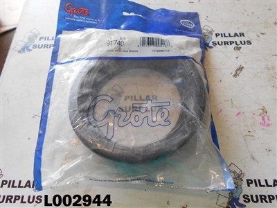 Grote Rubber Grommet for 4" Round Lamp 91740
