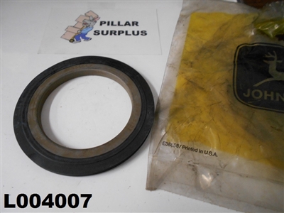 John Deere SEAL FRNT WHEEL AR26480