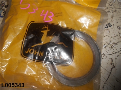 CR Seal 32392 / John Deere Seal AR82993