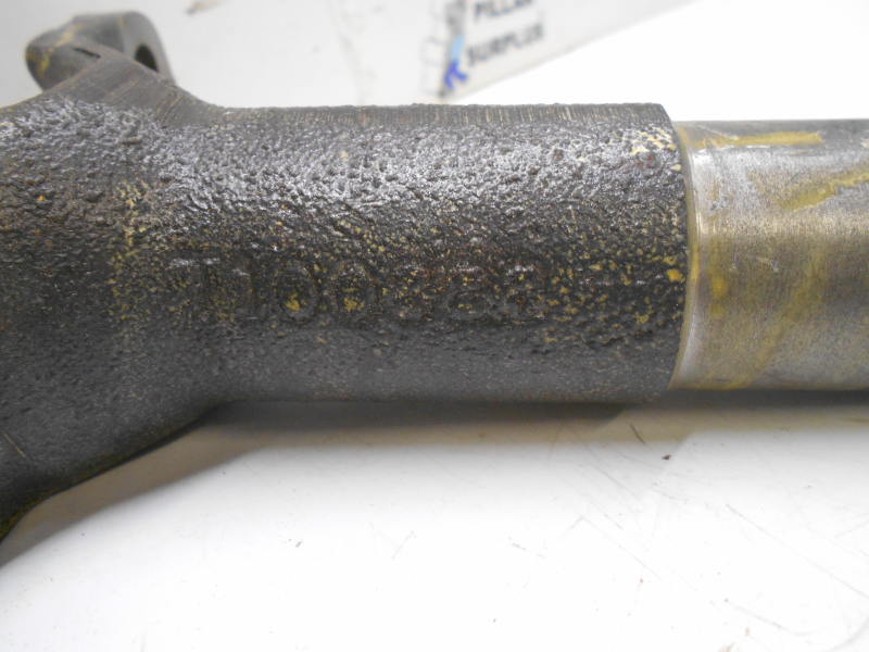 JOHN DEERE PUMP DRIVE SHAFT T100888