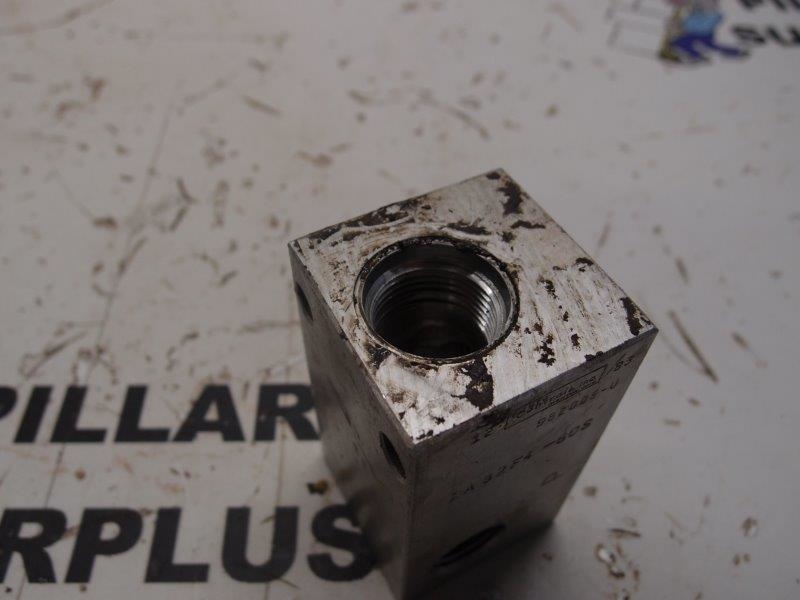 Fluid Controls Manifold Block 1A32-F4-60S