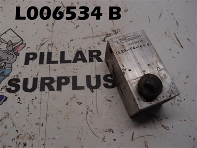 Fluid Controls Manifold Block 1A32F4-60S with plug