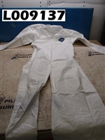 DUPONT TYVEK COVERALL SMALL