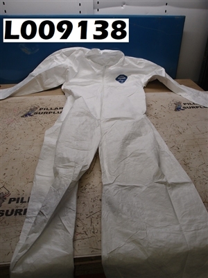 DUPONT TYVEK COVERALL MEDIUM