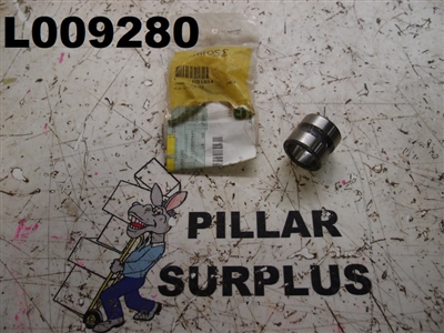 JOHN DEERE BUSHING R81854