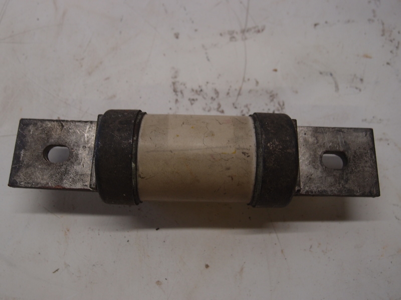 NEW OLD STOCK GOULD SHAWMUT 200A 600V AMP-TRAP FUSE A4J200 