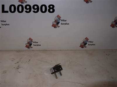 12V 30A CIRCUIT BREAKER 450