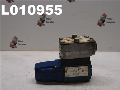 VICKERS SOLENOID OPERATED DIRECTIONAL CONTROL VALVE DG4V W/ COIL 468585