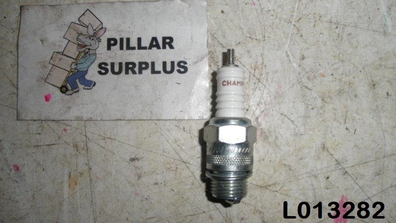 CHAMPION Spark Plug UD16 