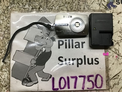 Olympus Stylus 710 Digital Camera B46761325 and Battery Charger