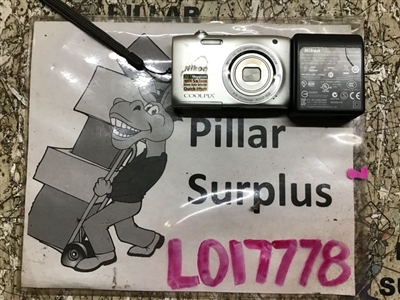 Nikon CoolPix S2800 Digital Camera/AC Adapter 90128896